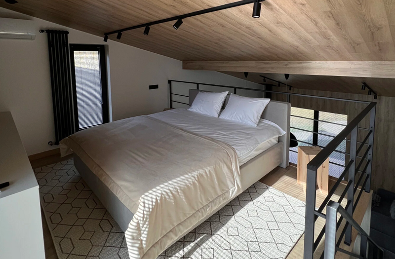 Дом 2-местный 2-комнатный (с камином и ванной на террасе)