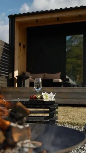 Дом 2-местный 2-комнатный (с камином и ванной на террасе)