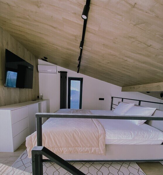 Дом 2-местный 2-комнатный (с камином и террасой)