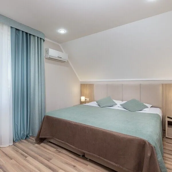 Семейный 4-местный 3-комнатный (с террасой и кухонной зоной)