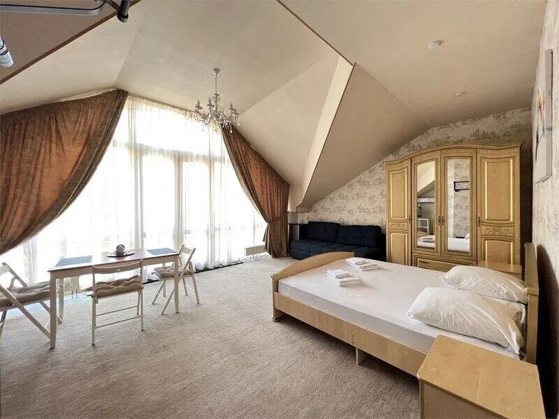 Улучшенный 4-местный 2-комнатный (DBL)