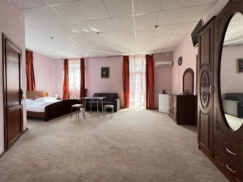 Улучшенный 4-местный 2-комнатный (DBL)