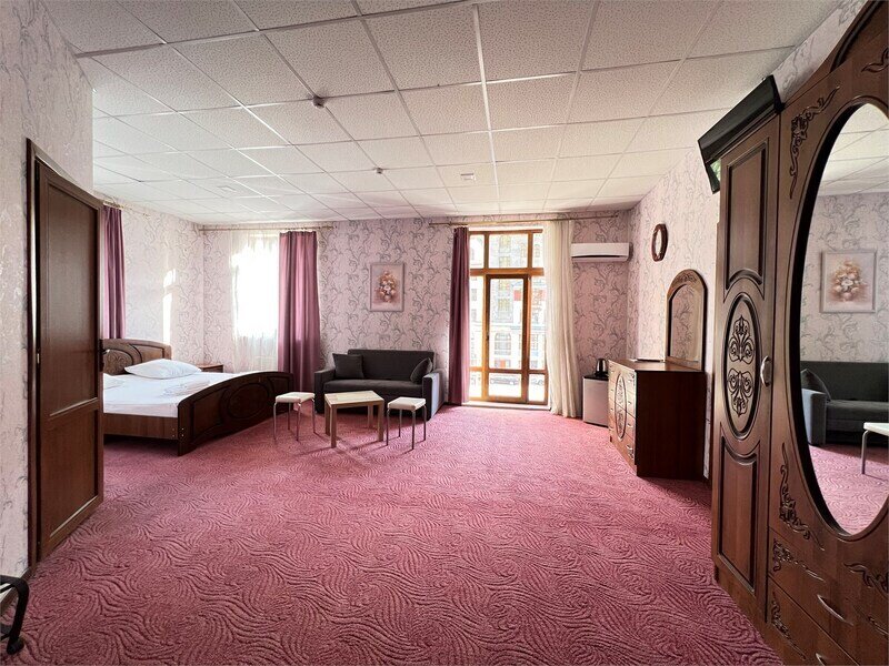 Улучшенный 4-местный 2-комнатный (DBL)