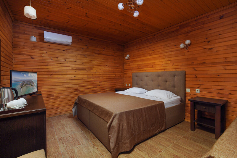 Коттедж 2-местный (с дополнительным местом кровать)