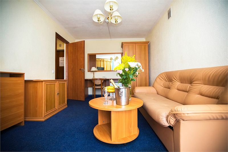 Люкс 4-местный 2-комнатный DBL