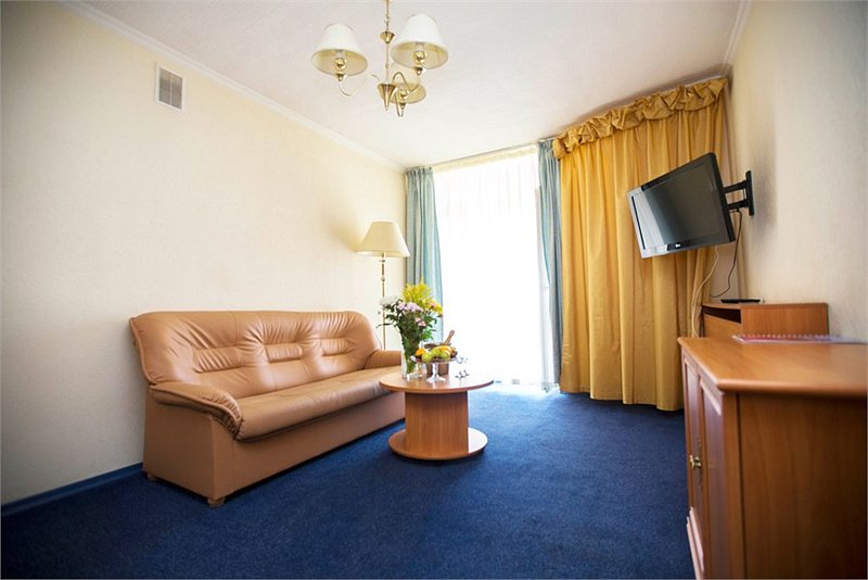 Люкс 4-местный 2-комнатный DBL