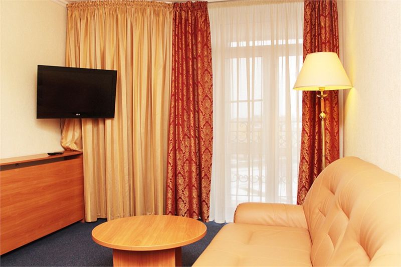 Люкс 4-местный 2-комнатный DBL