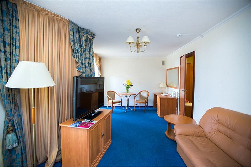 Представительский Люкс 4-местный 2-комнатный