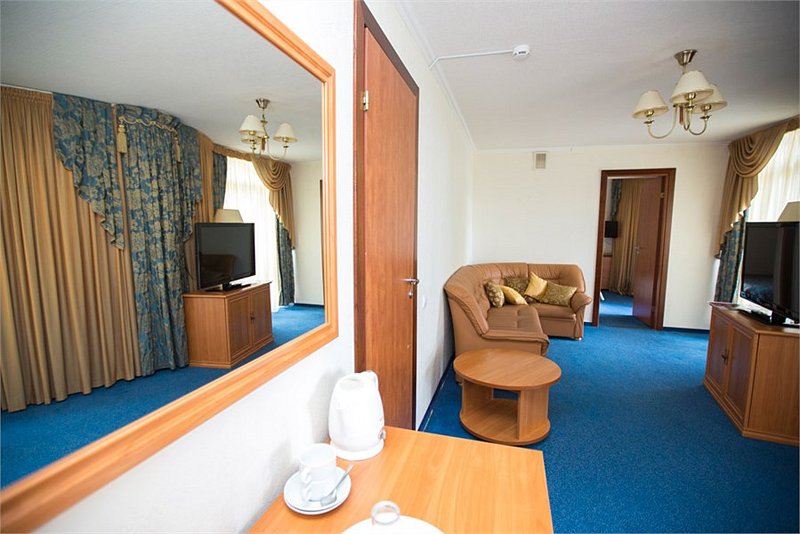 Представительский Люкс 4-местный 2-комнатный