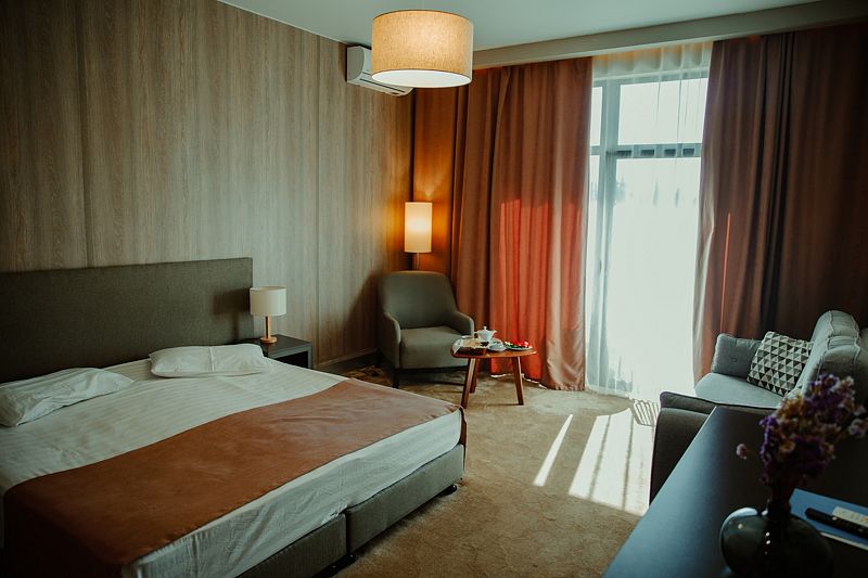 Делюкс 2-местный 1-комнатный (с балконом)