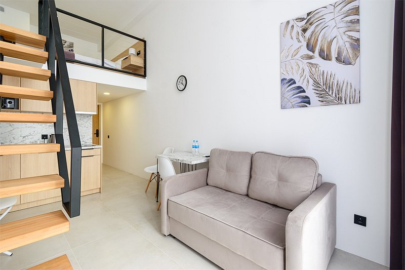 Апартаменты 2-уровневые (с балконом)