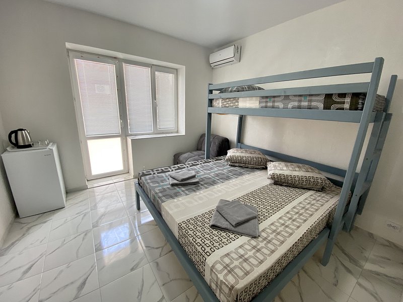 Стандартный 3-местный 1-комнатный (с балконом)