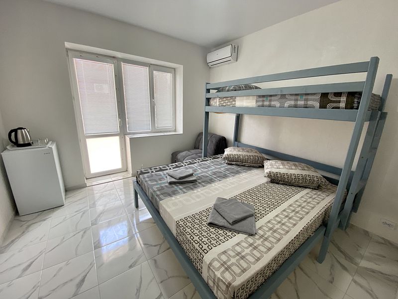 Стандартный 3-местный 1-комнатный (с балконом)