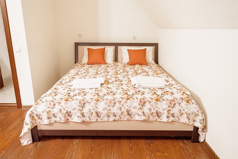 Коттедж 6-местный 4-комнатный 3-этажный