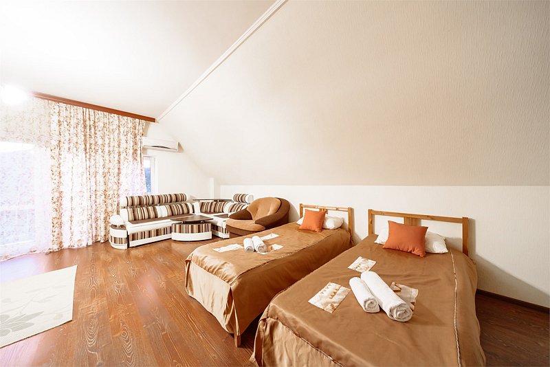 Коттедж 6-местный 4-комнатный 3-этажный