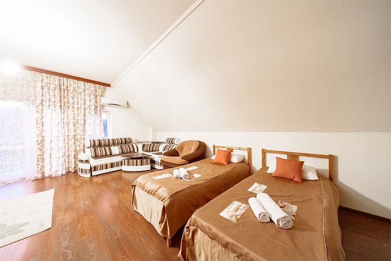 Коттедж 6-местный 4-комнатный 3-этажный