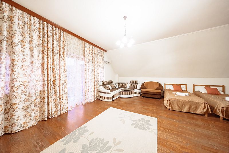 Коттедж 6-местный 4-комнатный 3-этажный