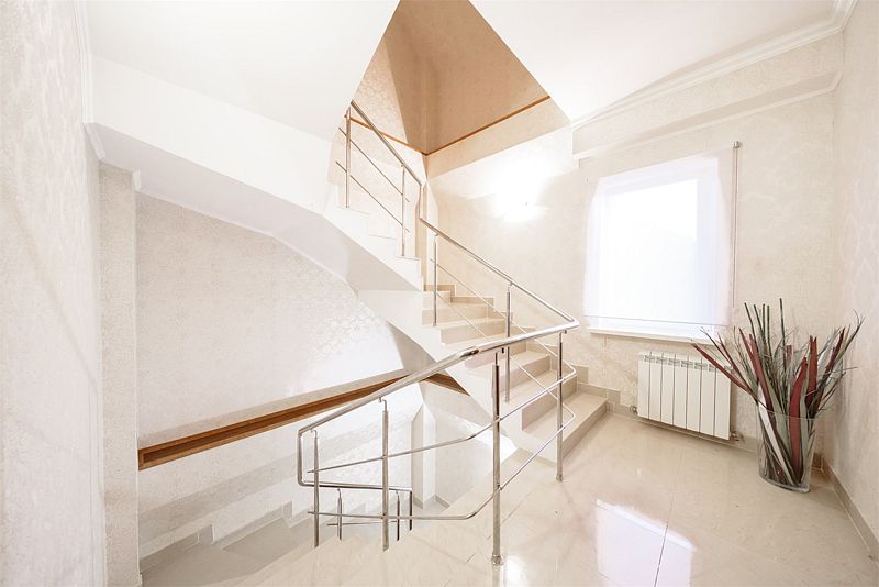 Коттедж 6-местный 4-комнатный 3-этажный