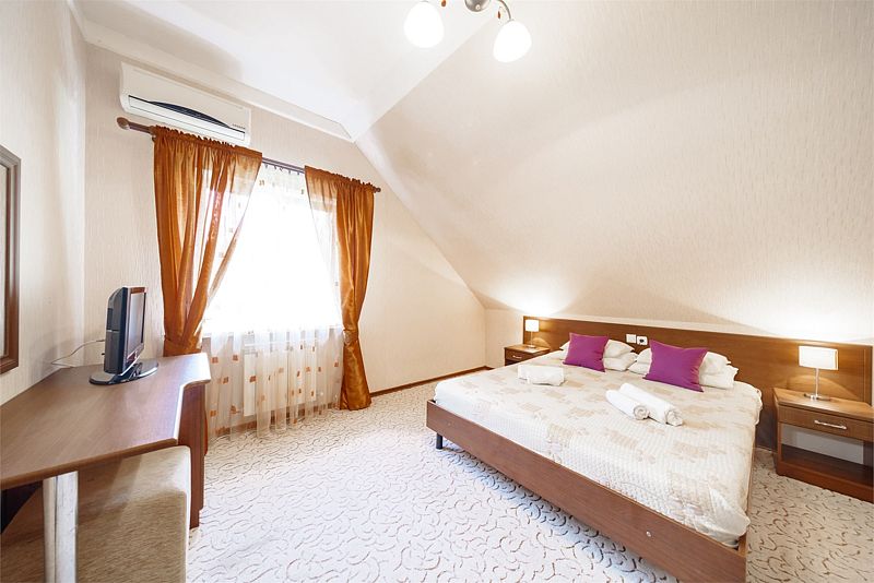 Полулюкс 4-местный 3-комнатный