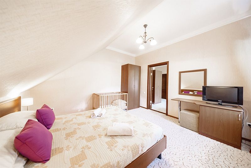 Полулюкс 4-местный 3-комнатный