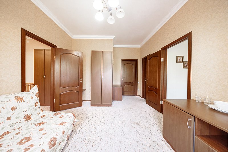 Полулюкс 4-местный 3-комнатный