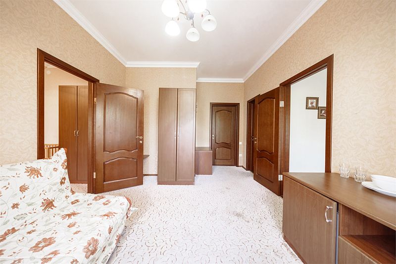 Полулюкс 4-местный 3-комнатный