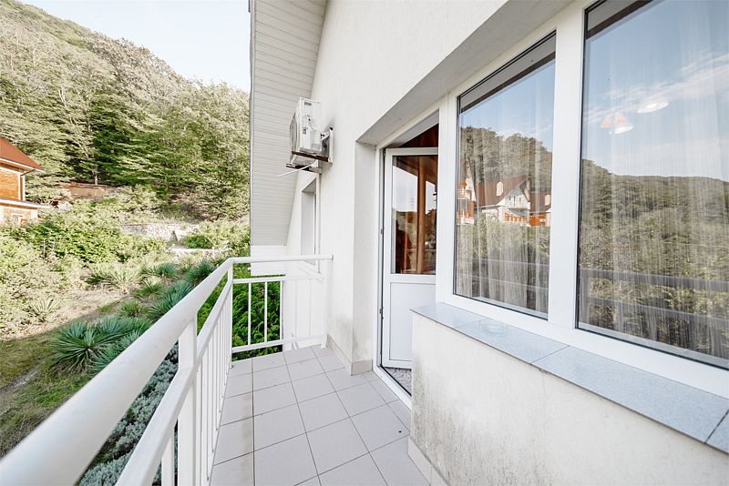 Полулюкс 4-местный 3-комнатный