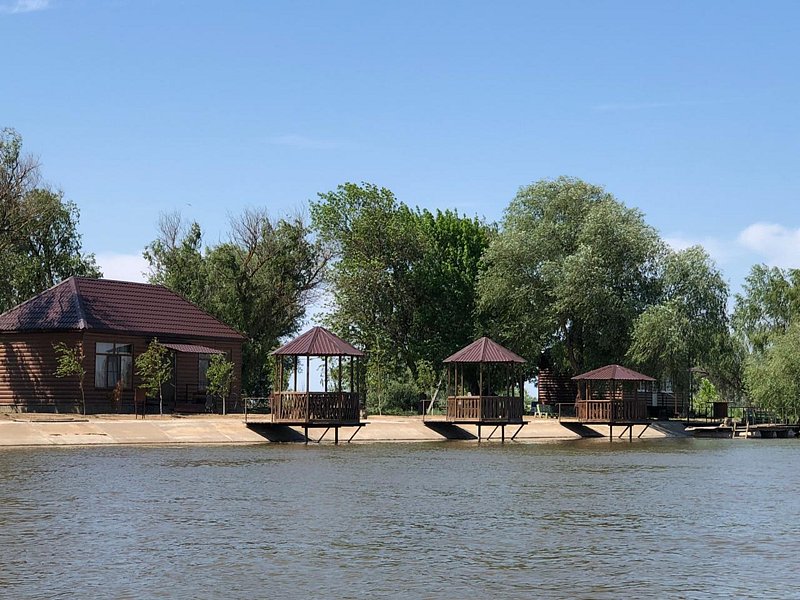 База отдыха Каспийские раскаты, Астраханская область, село Затон Камызякский район Кировский