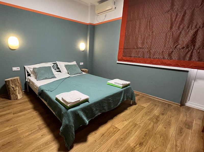 Номер 2-местный 1-комнатный (с двуспальной кроватью и балконом, с видом на море)