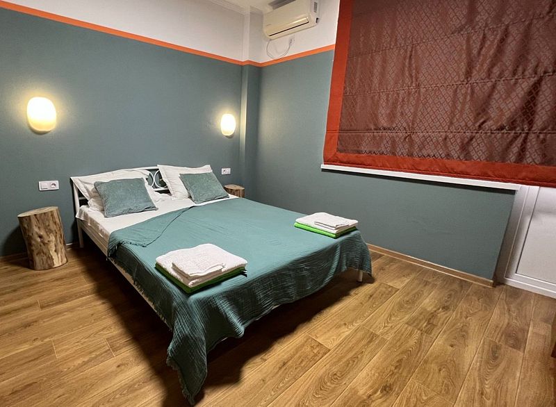 Номер 2-местный 1-комнатный (с двуспальной кроватью и балконом, с видом на море)