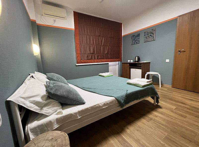 Номер 2-местный 1-комнатный (с двуспальной кроватью и балконом, с видом на море)