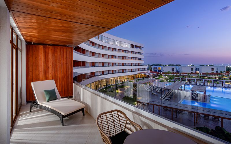 Suite Deluxe 2-местный (Pool View)