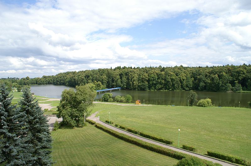 Полулюкс 2-местный 2-комнатный (корпус 1, вид на пруд)