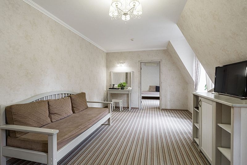 Люкс Премиум 2-местный 2 комнатный (вид на озеро)