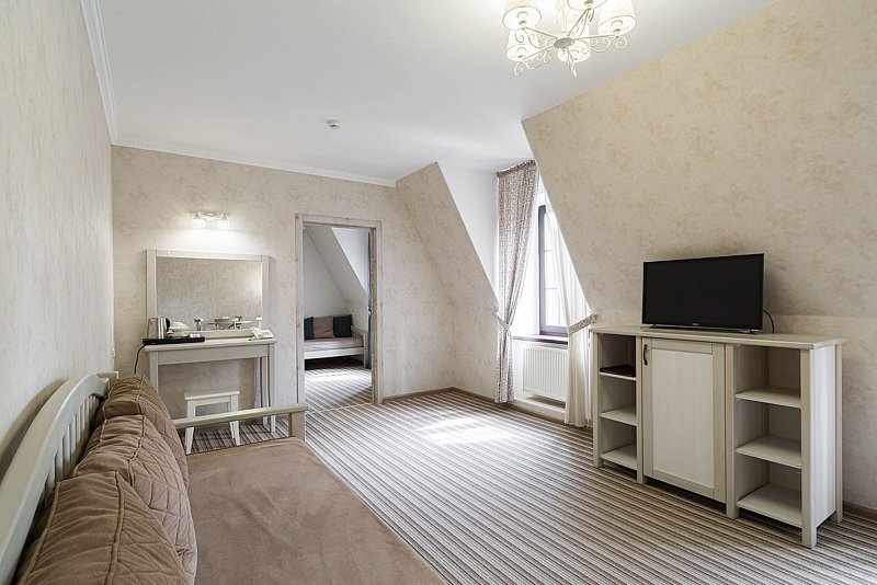 Люкс Премиум 2-местный 2 комнатный (вид на лес)