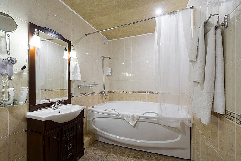 Люкс Премиум 2-местный 2 комнатный (вид на лес)