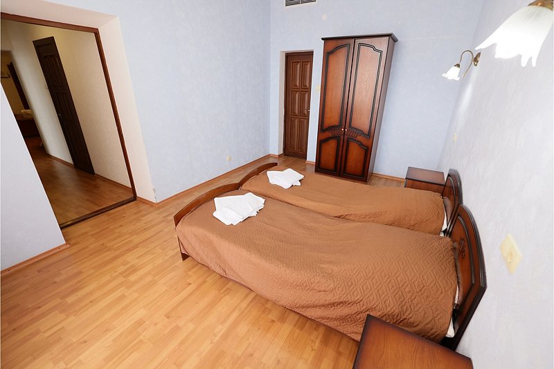 Джуниор Сюит 2-местный 3-комнатный (корпус №5)