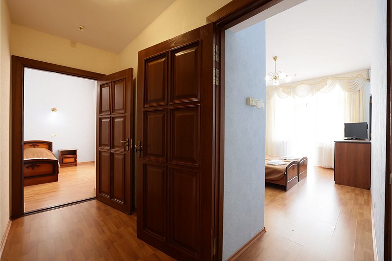 Джуниор Сюит 2-местный 3-комнатный (корпус №5)