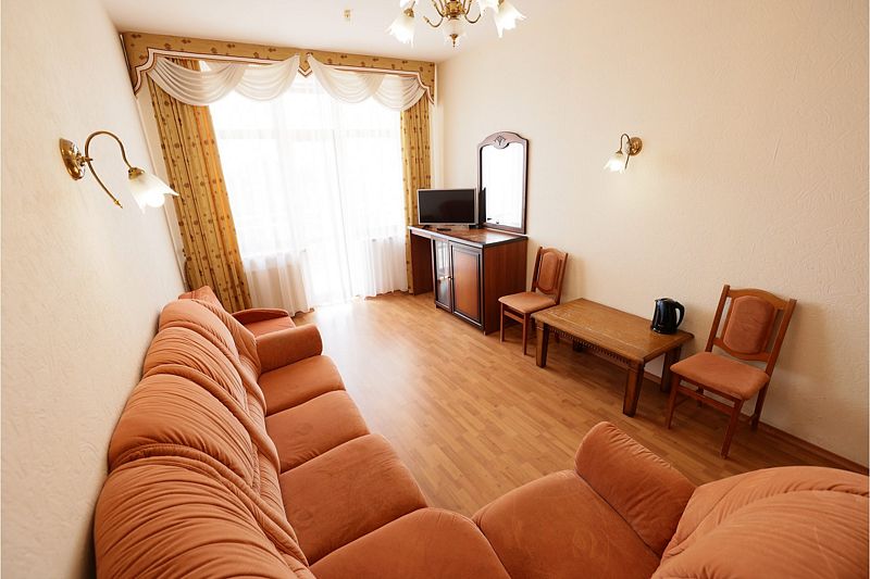 Джуниор Сюит 2-местный 3-комнатный (корпус №5)