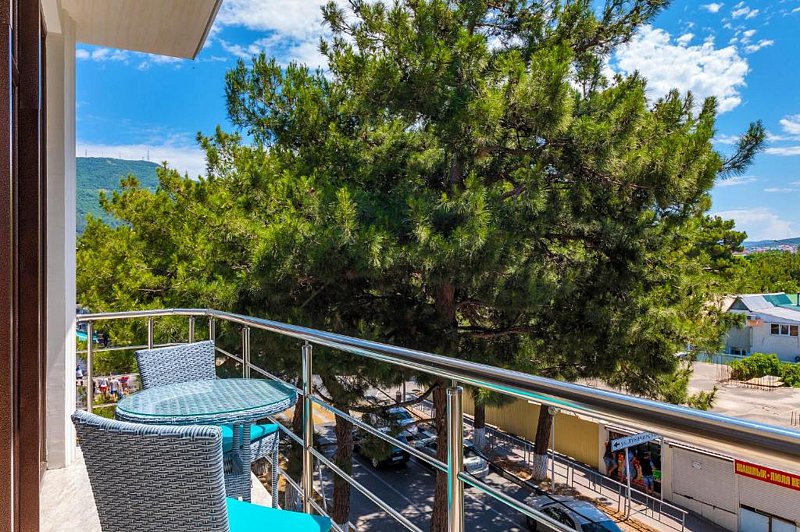 Люкс 2-местный 1-категории (с балконом)