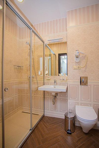 Люкс 2-местный 1-категории (с балконом)