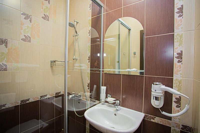 Люкс 2-местный 1-категории (с балконом)