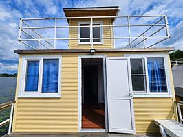 Остров 62, Плавучая гостиница Сайма, Выборг