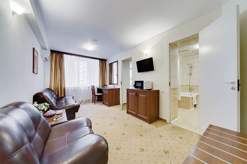 Полулюкс 2-местный 2-комнатный (Студио)