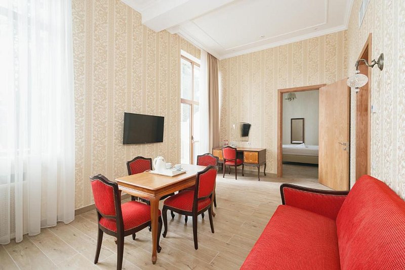 Suite 2-местный 2-комнатный c балконом корпус № 1, категория «А»