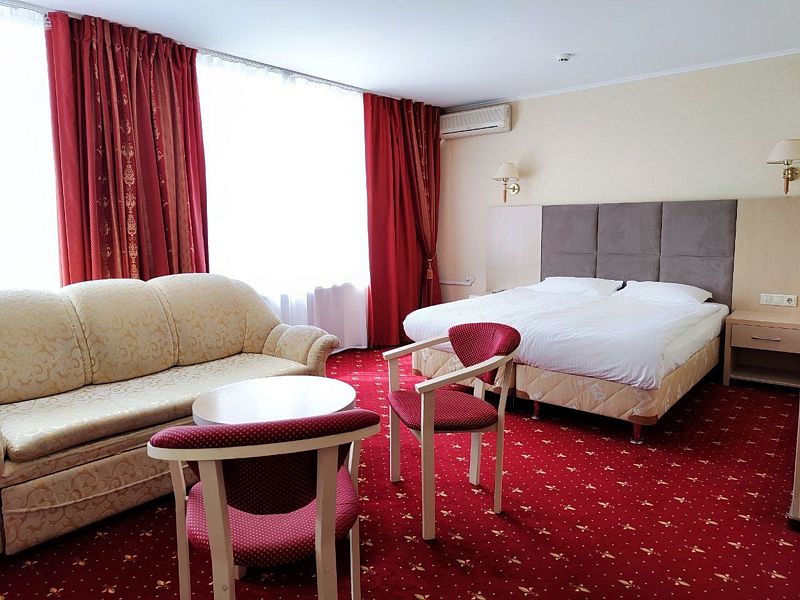 Студио 3-местный