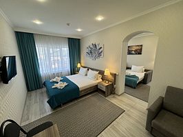 Семейный Люкс с Балконом / Family Suite With Balcony, Гостиница Vivat, Новороссийск