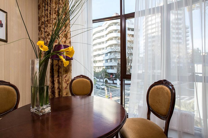 Апартаменты 2-местный 2-комнатный (с панорамным видом на море)