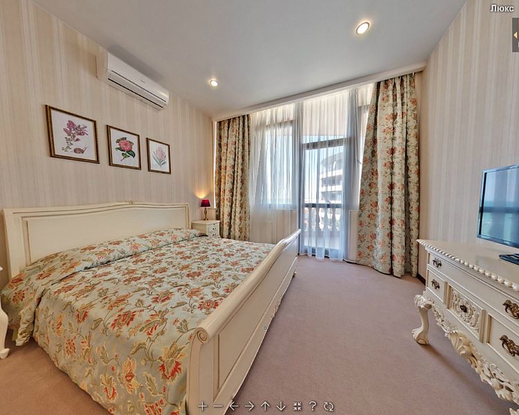 Люкс 3-местный 2-комнатный (Фирменный, с видом на море и балконом)