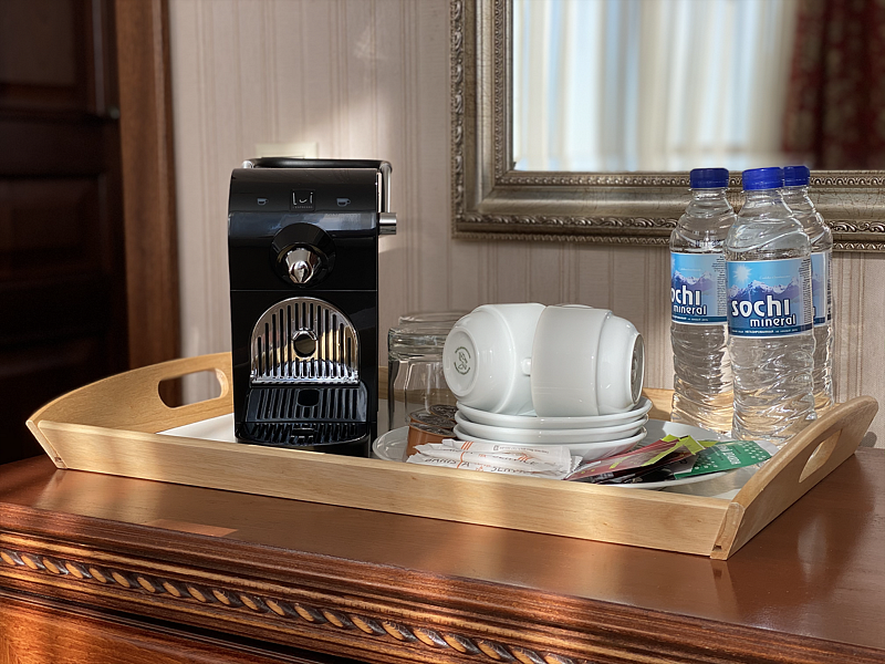 Люкс 3-местный 2-комнатный (Фирменный, с видом на море и балконом)